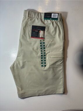 GREGNORMAN,Size-40,Men's Performance Shorts cargo in Light Khaki.X-treme comfort